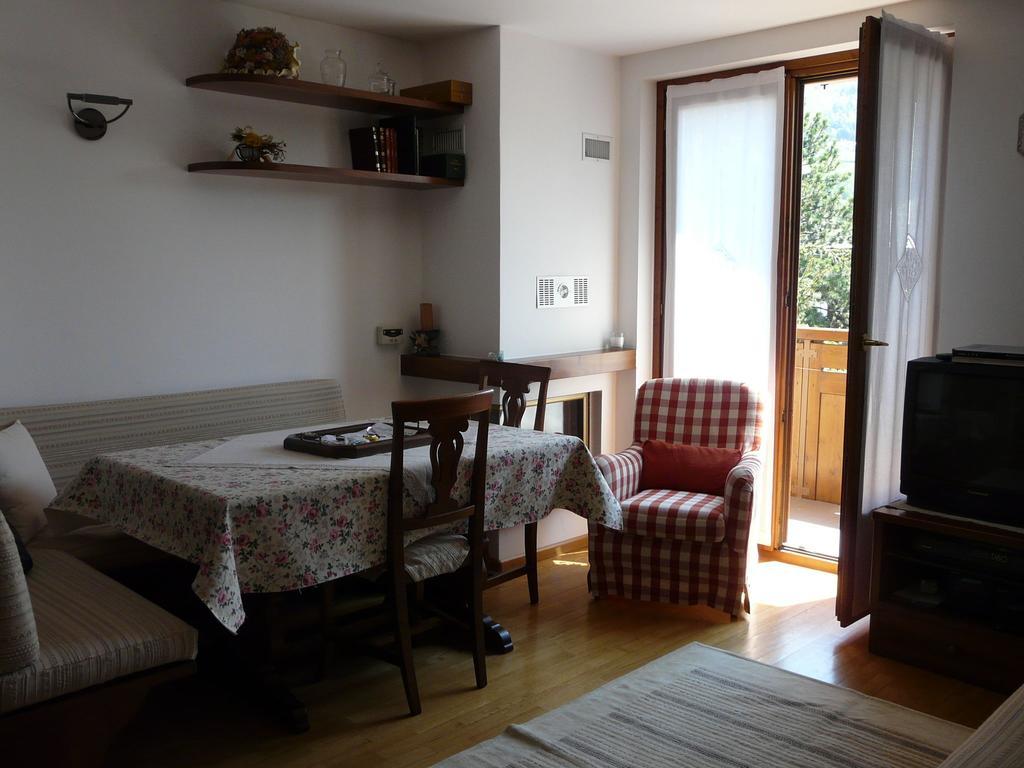 Villa Fiordaliso Μπόρμιο Δωμάτιο φωτογραφία
